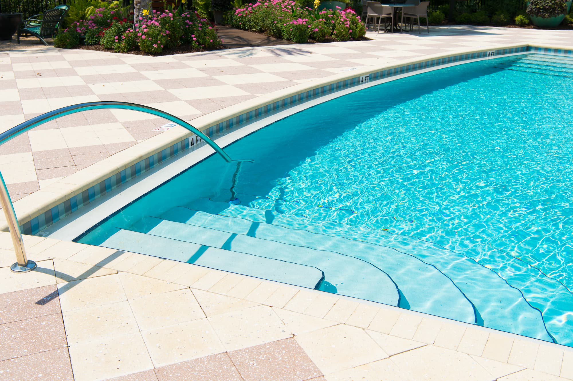 Pourquoi votre piscine consomme-t-elle trop en plein &eacute;t&eacute; ? Strasbourg